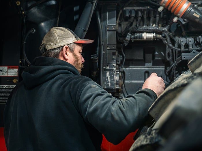 Dakota Truck & Farm Minot ND Tractors Trailers Versatile McCormick Service Dealership Tractor Mechanic